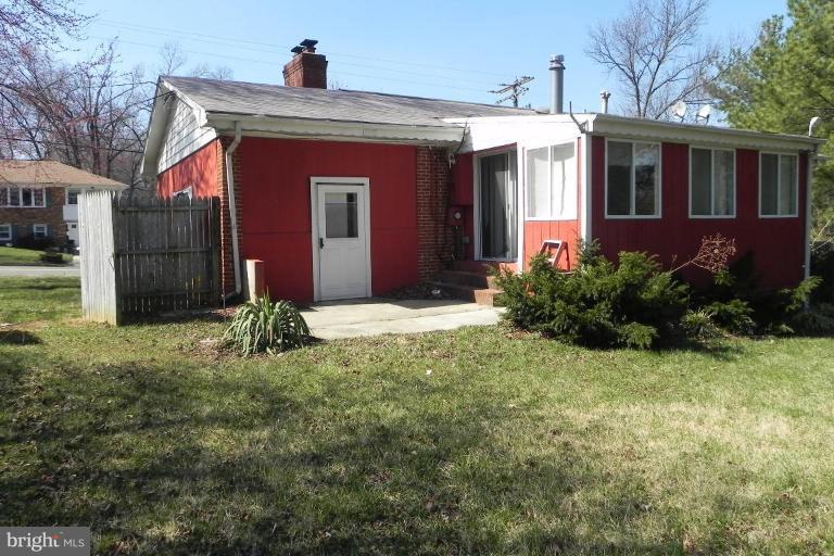 7015 Presley Road Lanham, MD 20706 - Photo 10 of 16 Exterior (Rear)