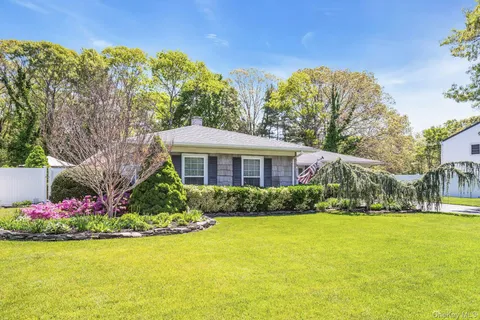 $749,000 | 17 Priscilla Avenue, Holtsville, NY 11742