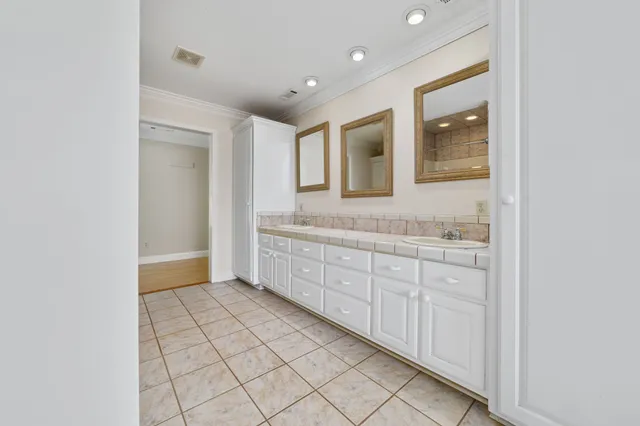 $414,900 | 527 Bear Creek Drive, Cherokee, AL 35616