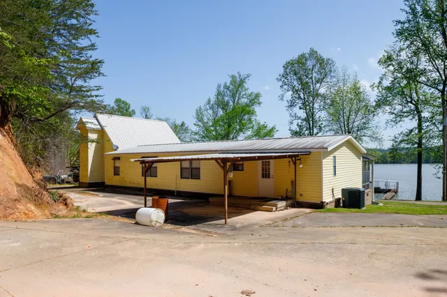 $414,900 | 527 Bear Creek Drive, Cherokee, AL 35616