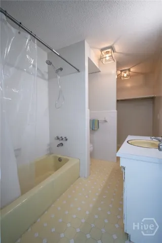 $589,000 | 110 Lakeview Drive, Winterville, GA 30683