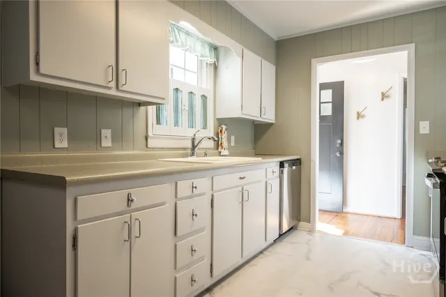 $589,000 | 110 Lakeview Drive, Winterville, GA 30683