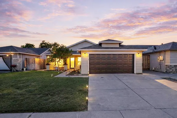 $484,999 | 5613 Rose Brook Drive, Riverbank, CA 95367
