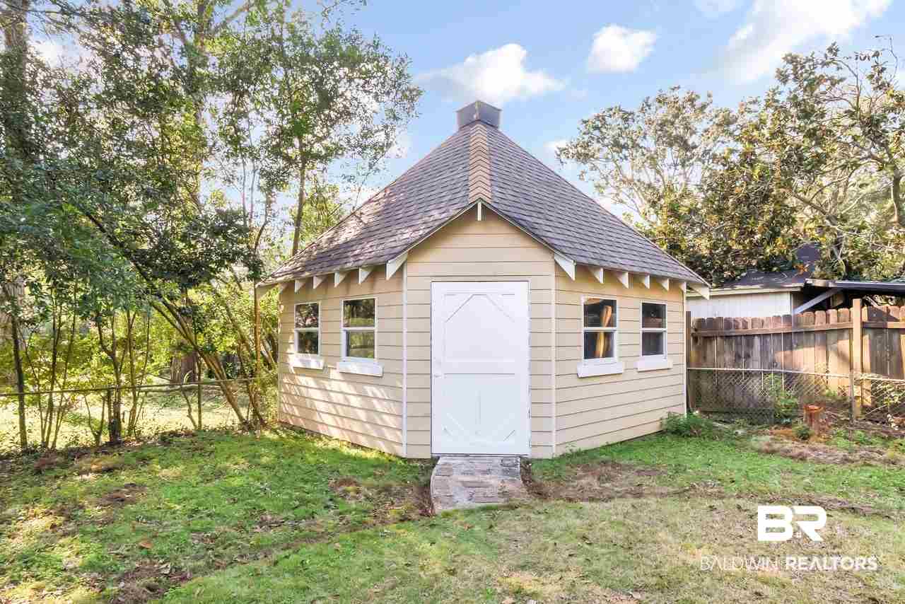 4204 Cottage Hill Road Mobile, AL 36609 - Photo 5 of 34