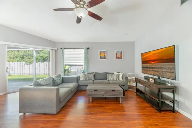 $585,000 | 1347 Seagrape Circle, Weston, FL 33326