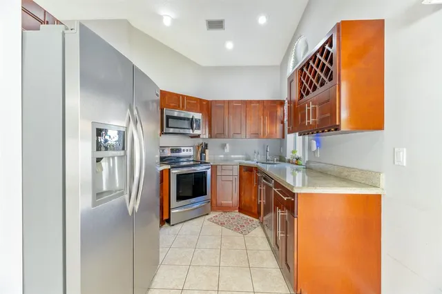 $585,000 | 1347 Seagrape Circle, Weston, FL 33326