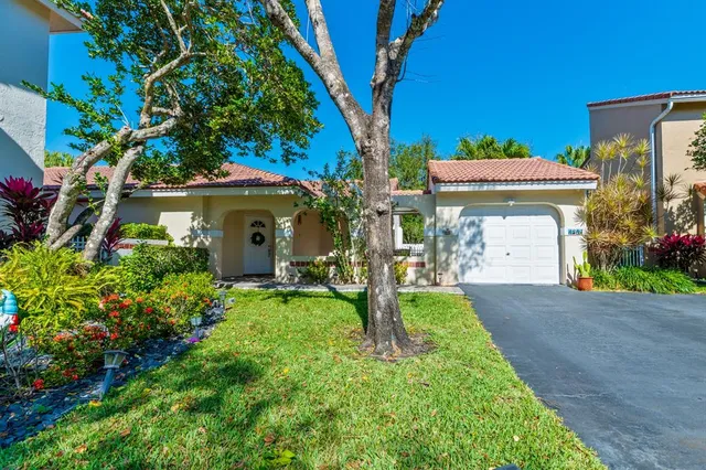 $585,000 | 1347 Seagrape Circle, Weston, FL 33326