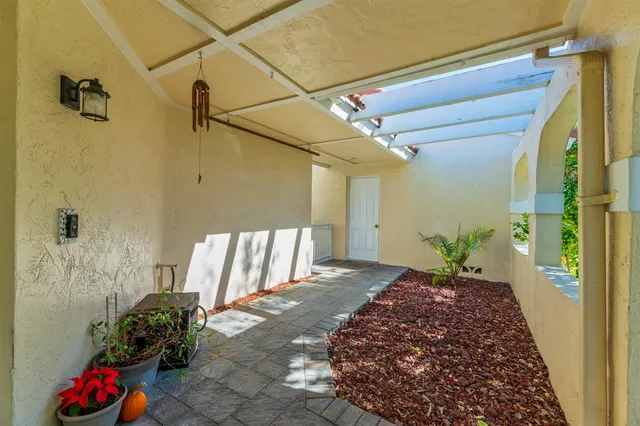 $585,000 | 1347 Seagrape Circle, Weston, FL 33326