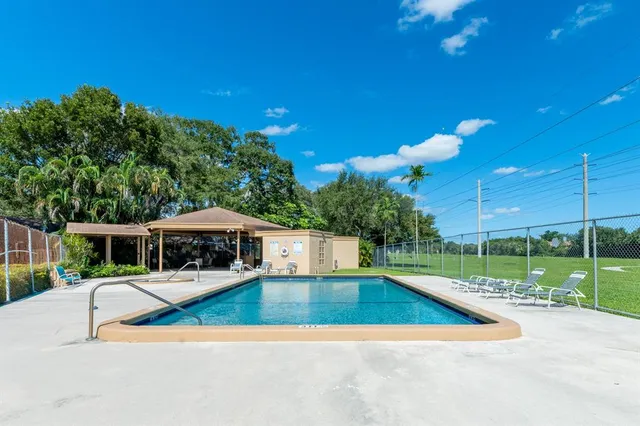 $585,000 | 1347 Seagrape Circle, Weston, FL 33326