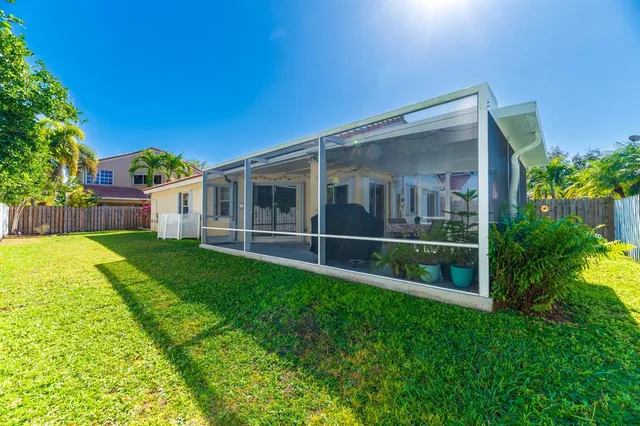 $585,000 | 1347 Seagrape Circle, Weston, FL 33326