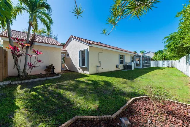 $585,000 | 1347 Seagrape Circle, Weston, FL 33326