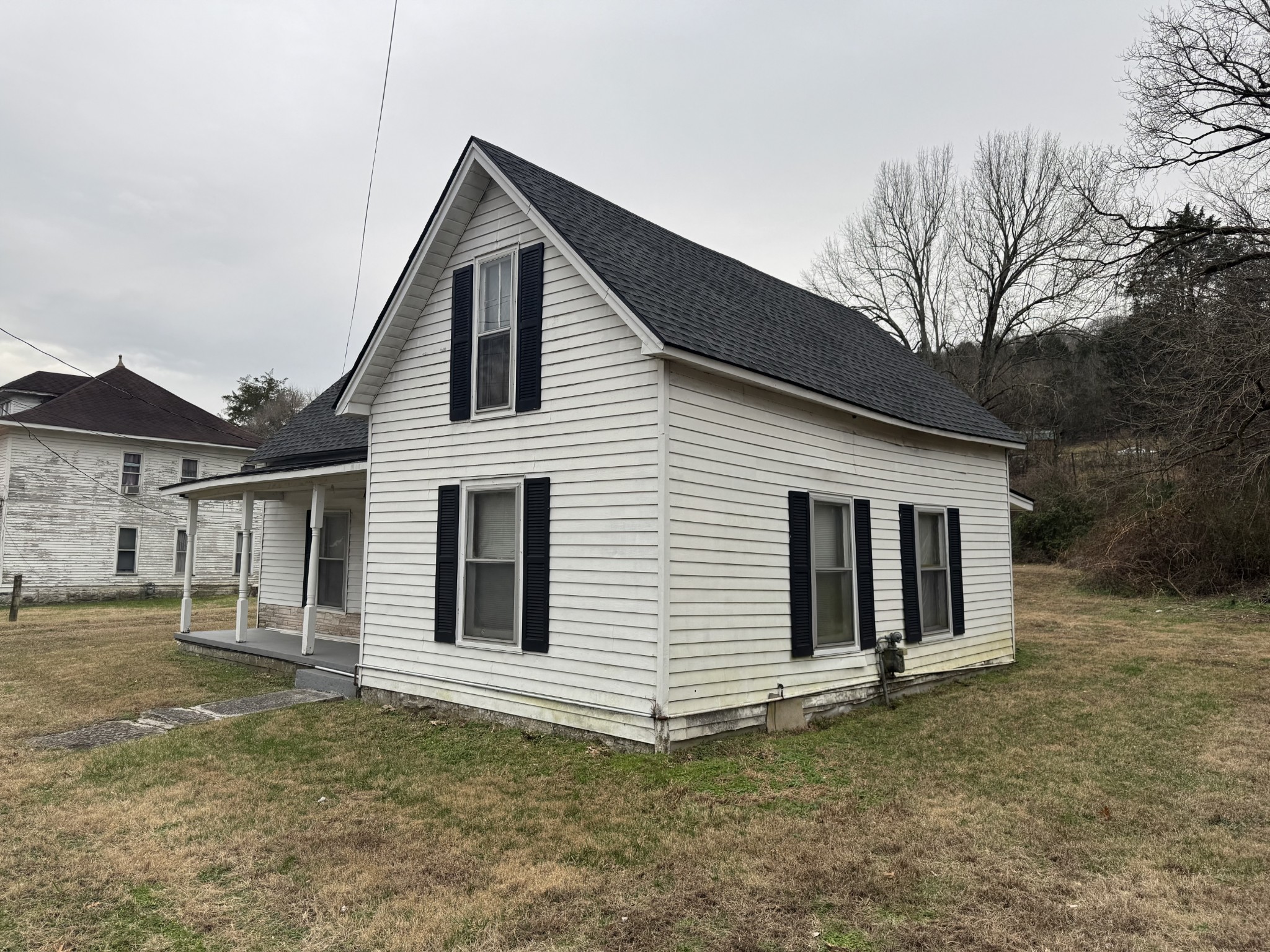 51 Riddleton Circle Riddleton, TN 37151 - Photo 3 of 29 a house with a yard