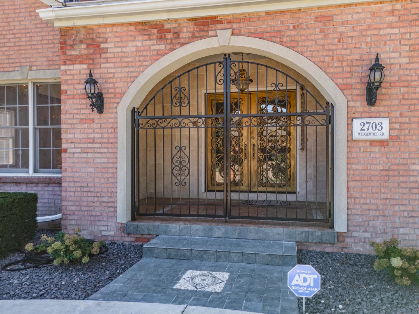 2703 Wedgewood Road Bloomington, IL 61704 - Photo 3 of 44 Gallery Image 3