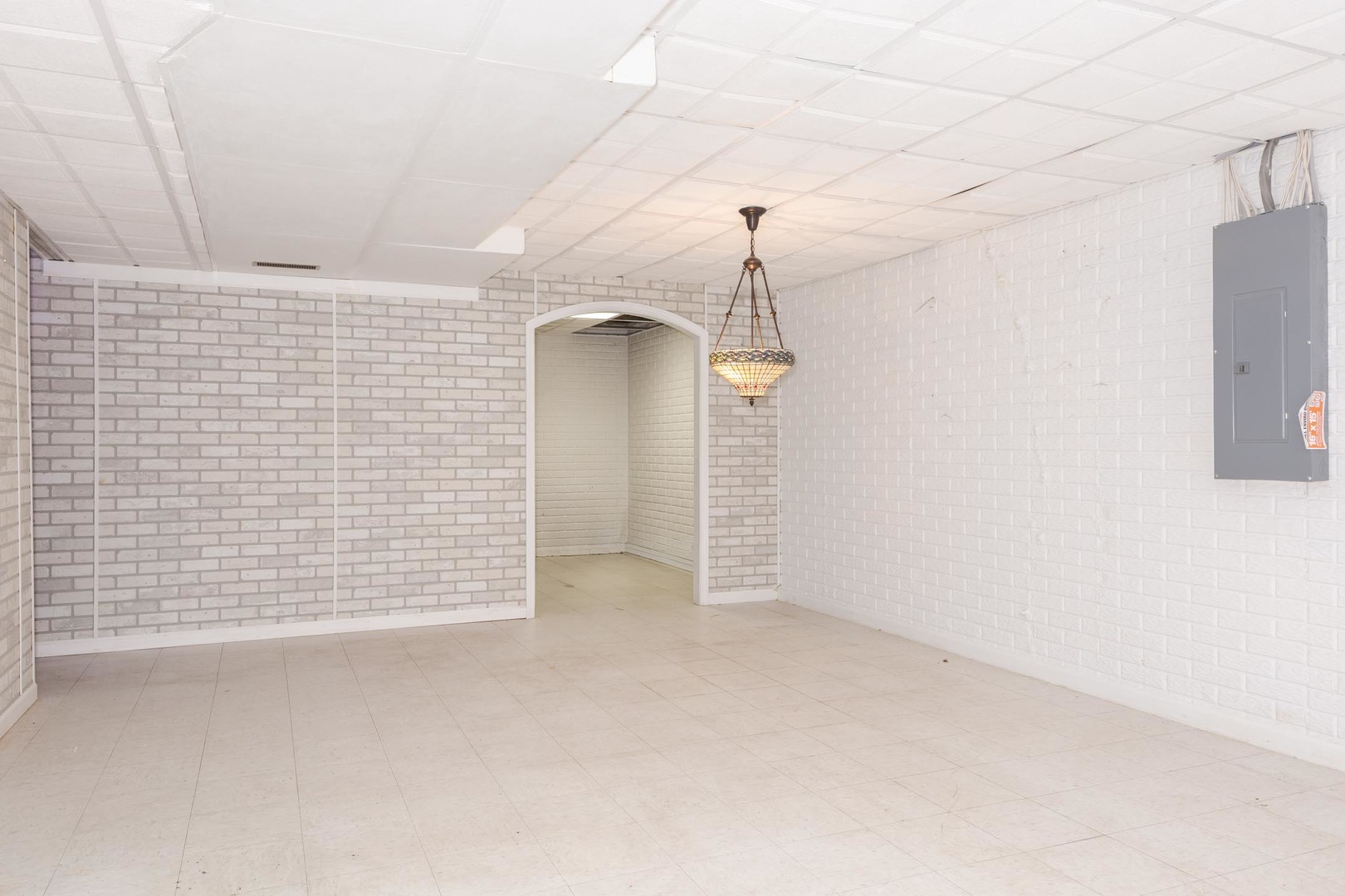 2703 Wedgewood Road Bloomington, IL 61704 - Photo 34 of 44 Gallery Image 34