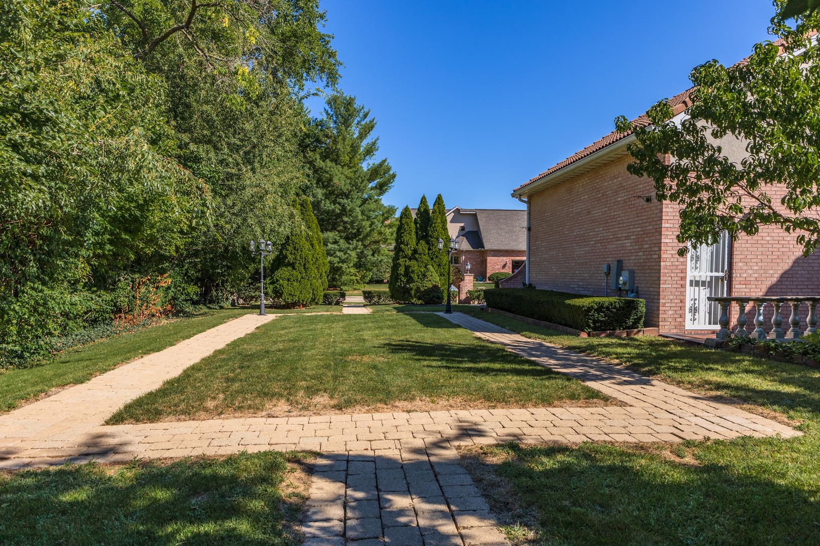 2703 Wedgewood Road Bloomington, IL 61704 - Photo 41 of 44 Gallery Image 41