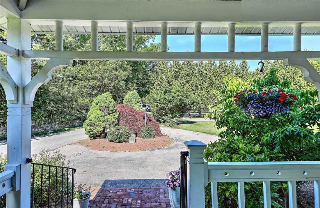 26 Maple Road Warren, RI 02885 - Photo 8 of 48
