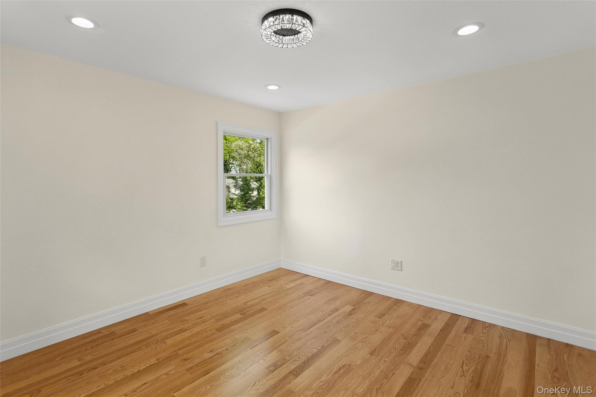 15 Locust Road Old Bethpage, NY 11804 - Photo 24 of 28