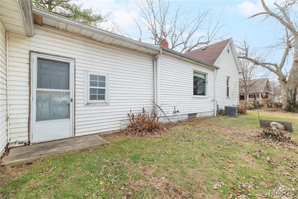 919 West 7th Street Staunton, IL 62088 - Photo 10 of 37