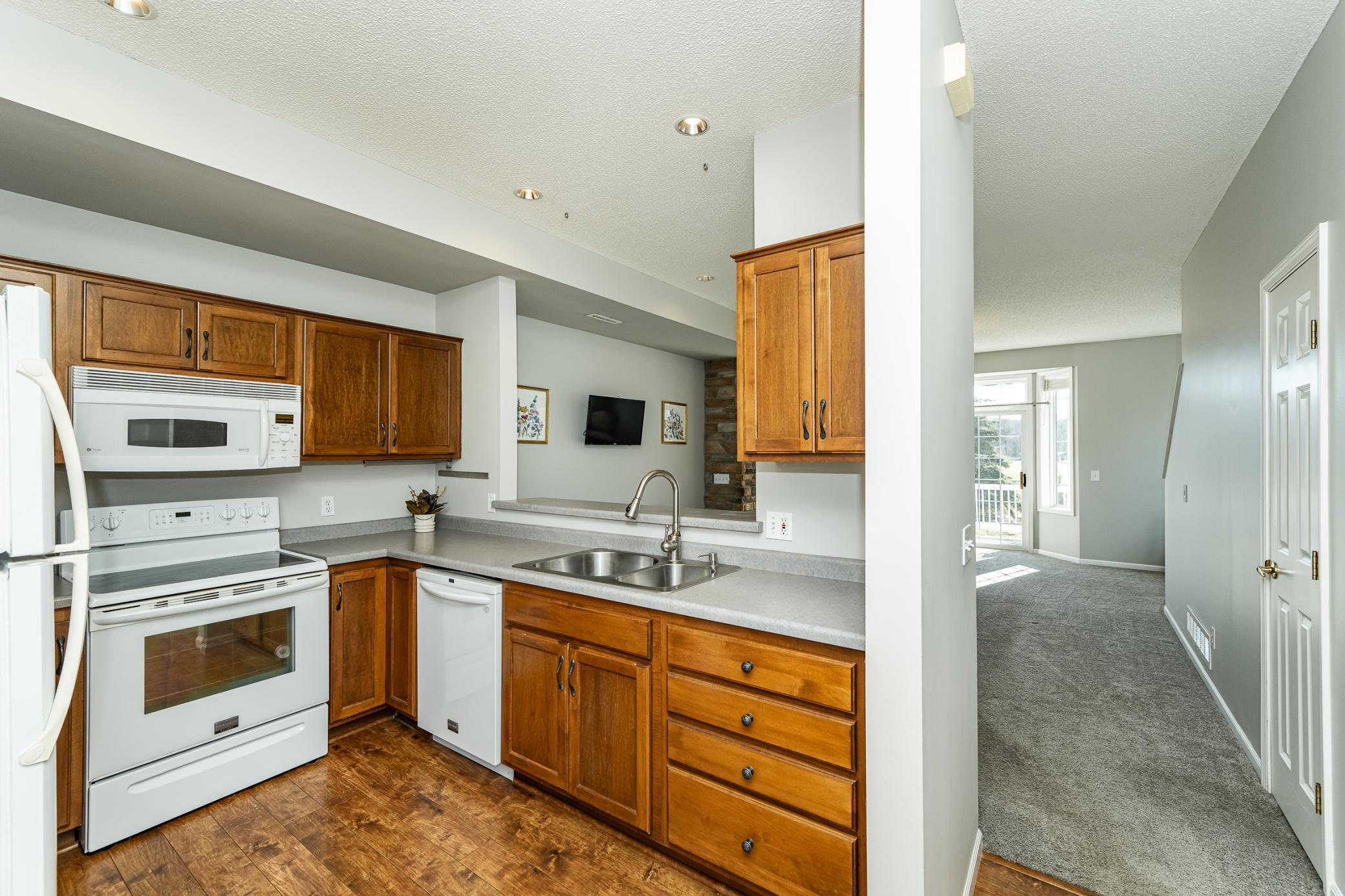 1862 Tiffany Cove Lane Southwest Rochester, MN 55902 - Photo 4 of 19