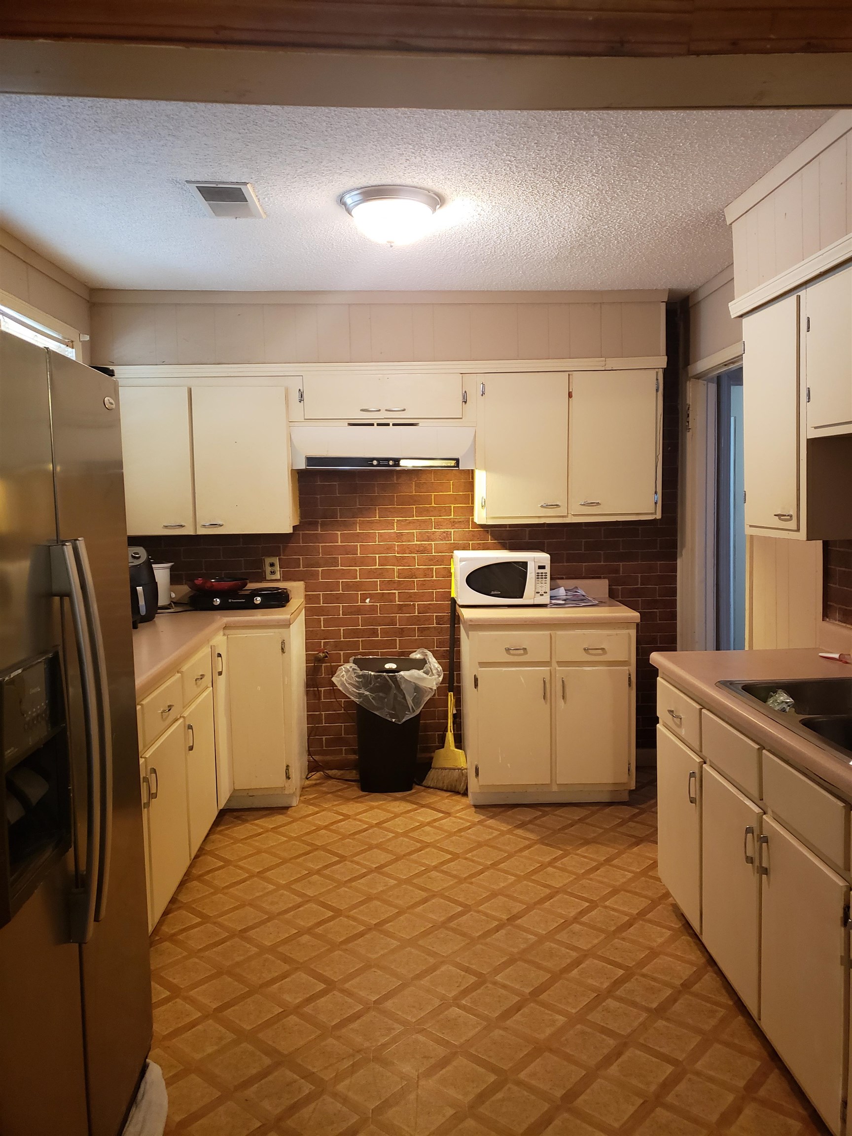 2033 Corry Road Memphis, TN 38106 - Photo 8 of 22 Gallery Image 8