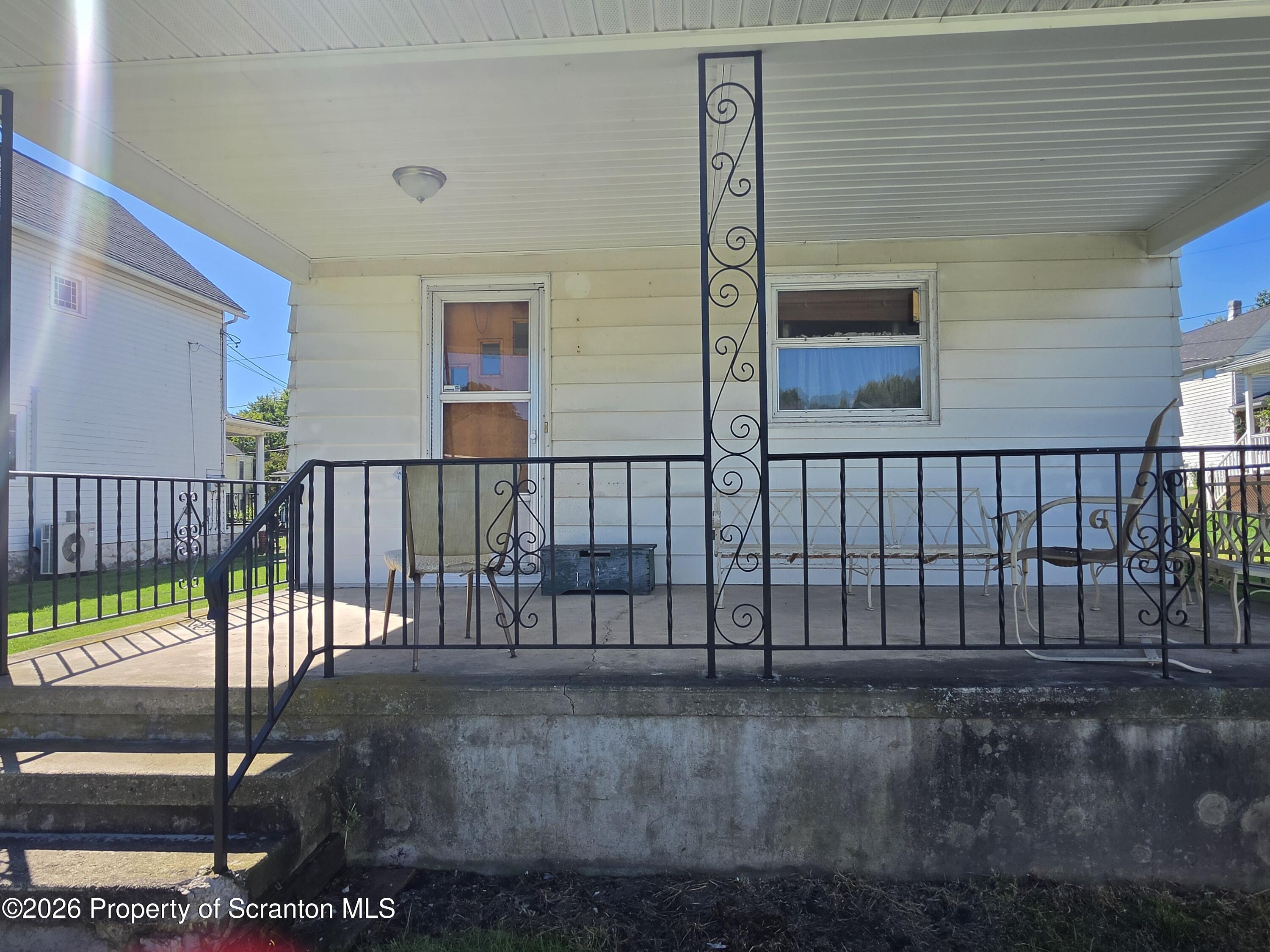 220 Reese Street Scranton, PA 18508 - Photo 7 of 52 20260918_122326