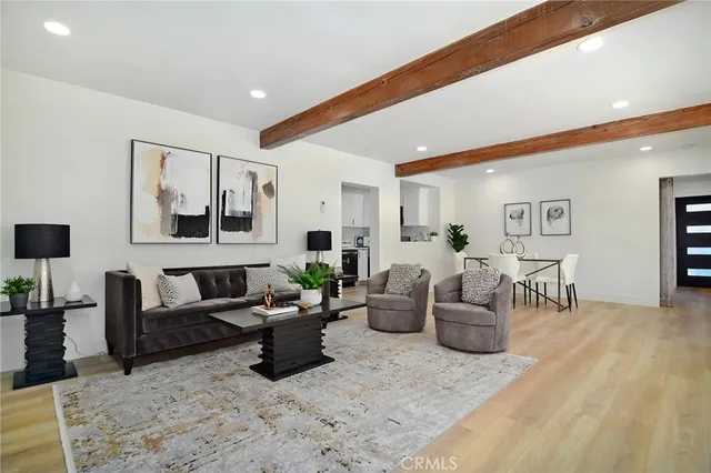 $1,995,000 | 22284 Avenue San Luis, Woodland Hills, CA 91364