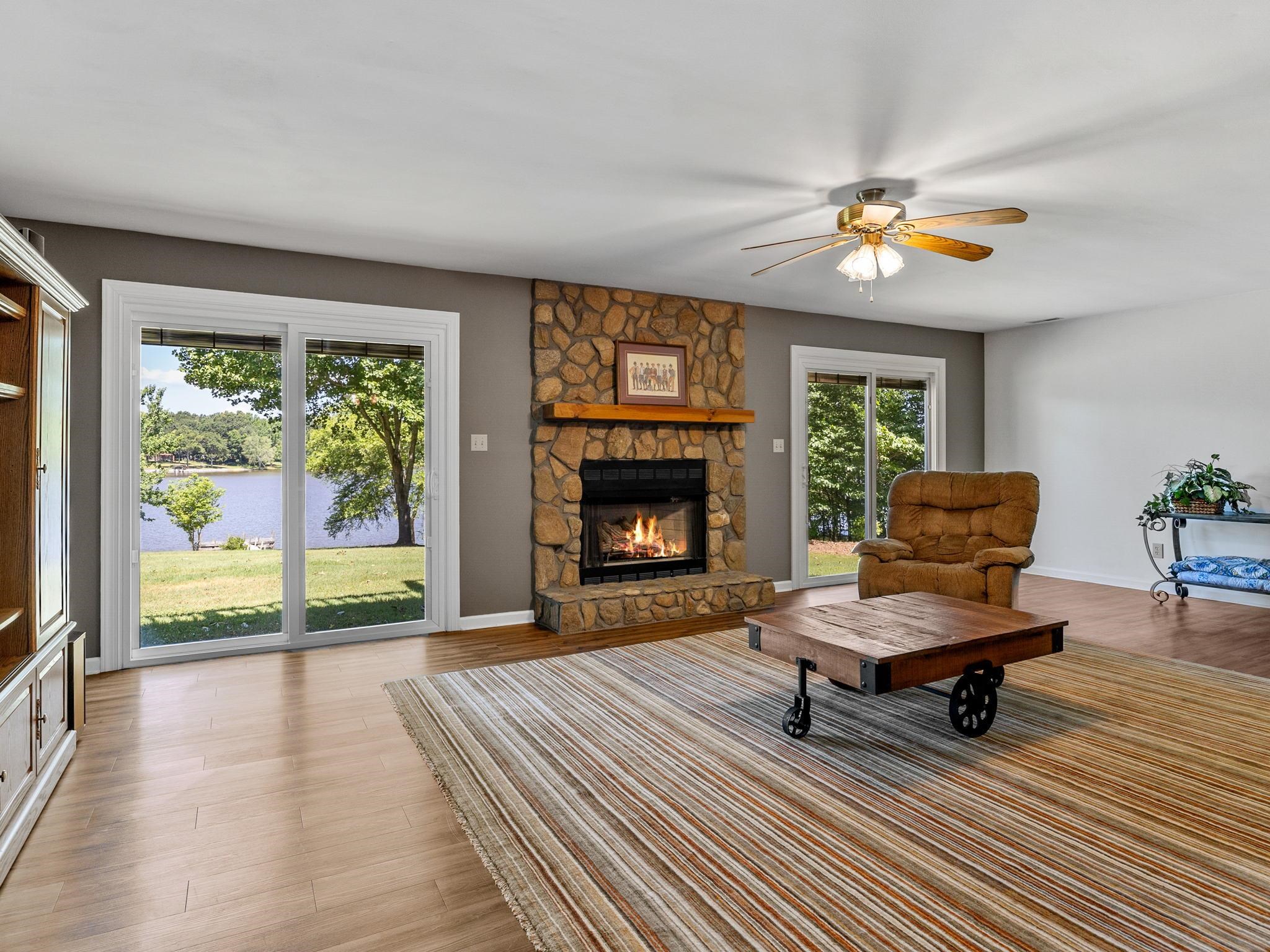 135 Dickson Cove Road Campobello, SC 29322 - Photo 19 of 36