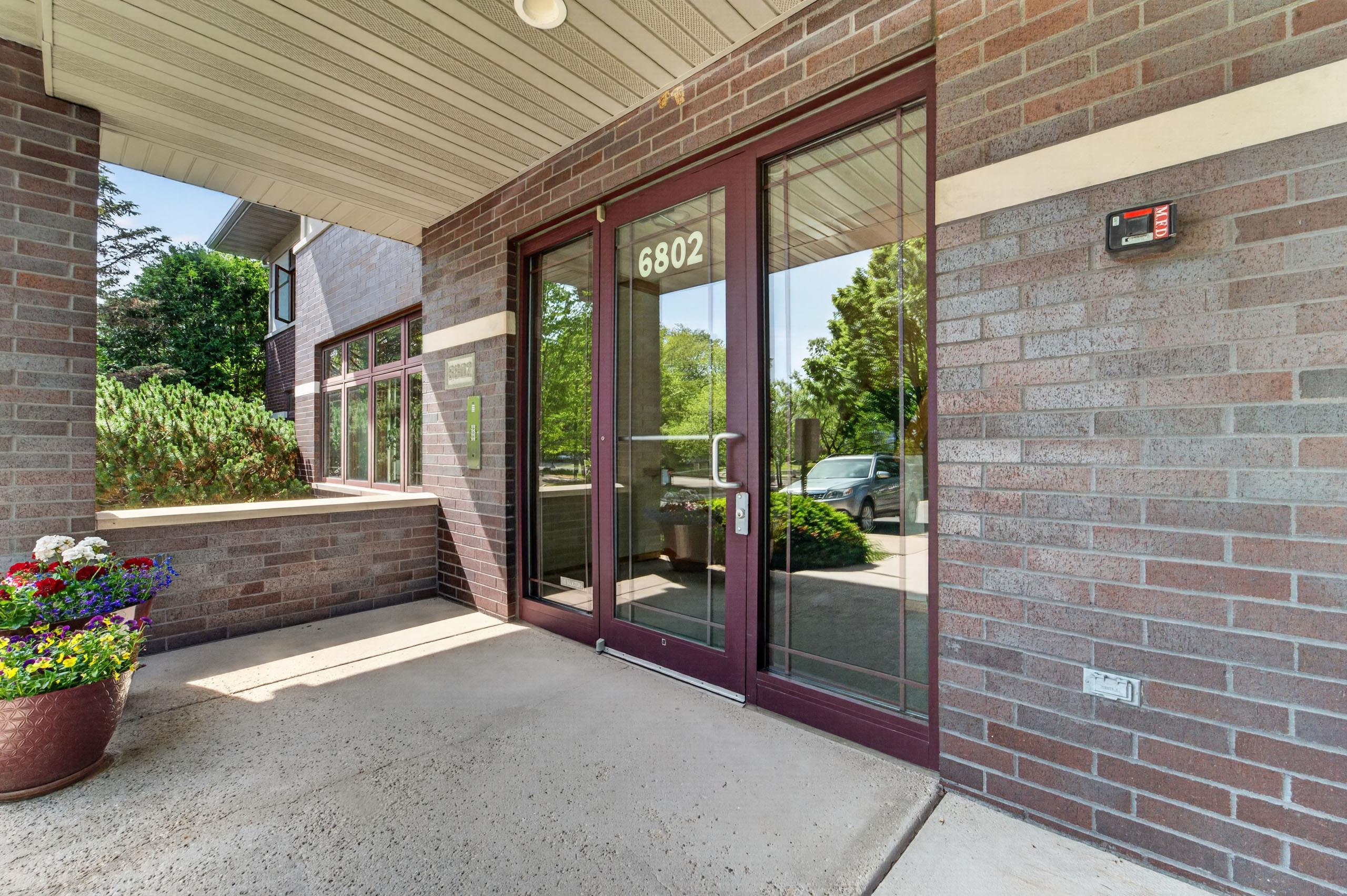 6802 Raymond Road, Unit 205 Madison, WI 53719 - Photo 2 of 25