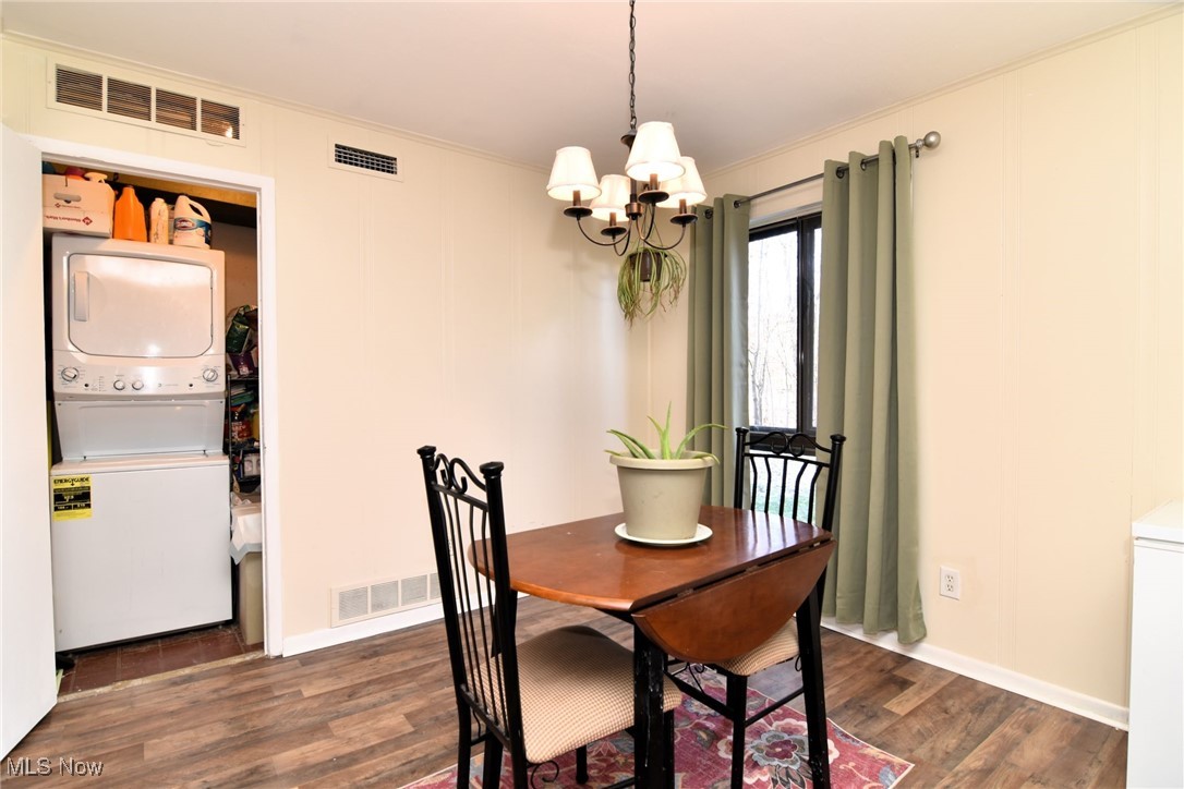1105 Canyon View Road, Unit 602 Northfield, OH 44067 - Photo 9 of 31 Dining area