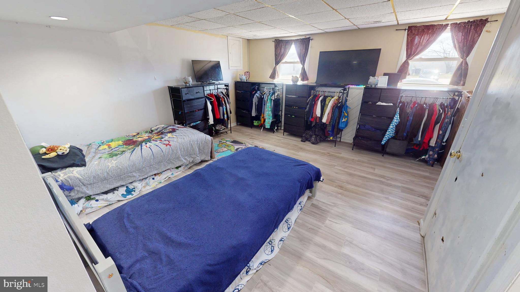 37 Decatur Lane Sicklerville, NJ 08081 - Photo 15 of 26 a living room with furniture and a flat screen tv