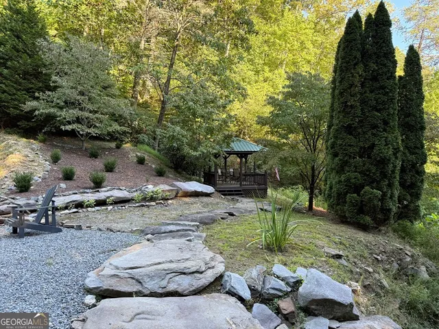 a view of an outdoor space and a yard