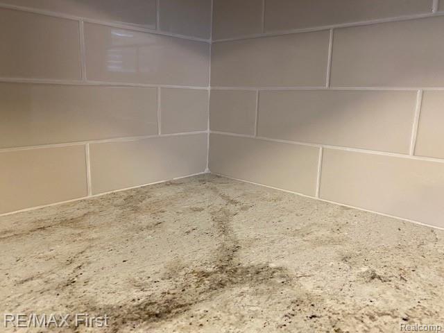 2195 East Eight Mile Road Grosse Pointe, MI 48236 - Photo 12 of 47 IMG_2047.jpg