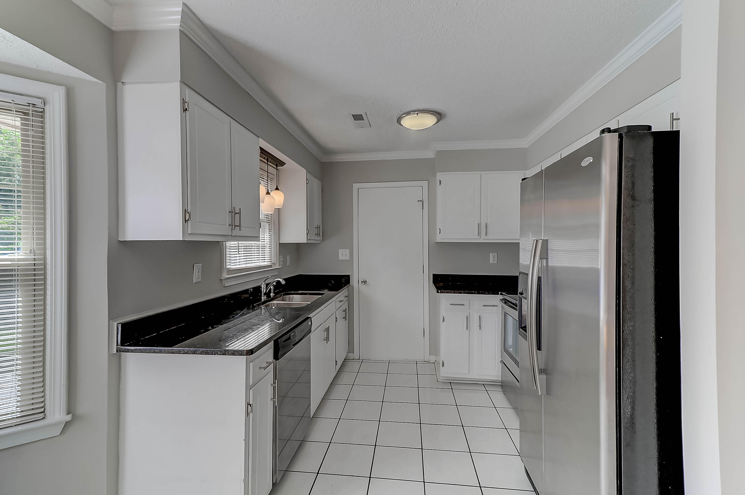 811 Farnham Road Charleston, SC 29412 - Photo 10 of 40 9
