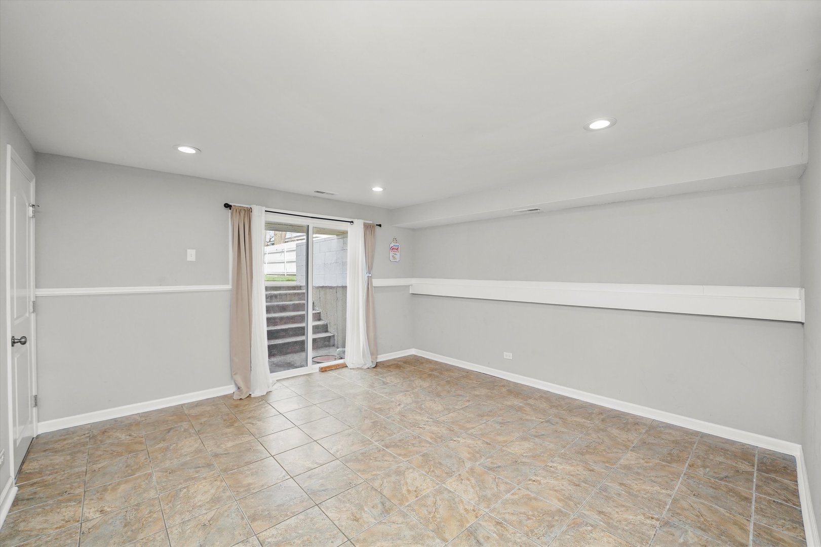 6730 Valley View Road Hanover Park, IL 60133 - Photo 11 of 13 Gallery Image 11