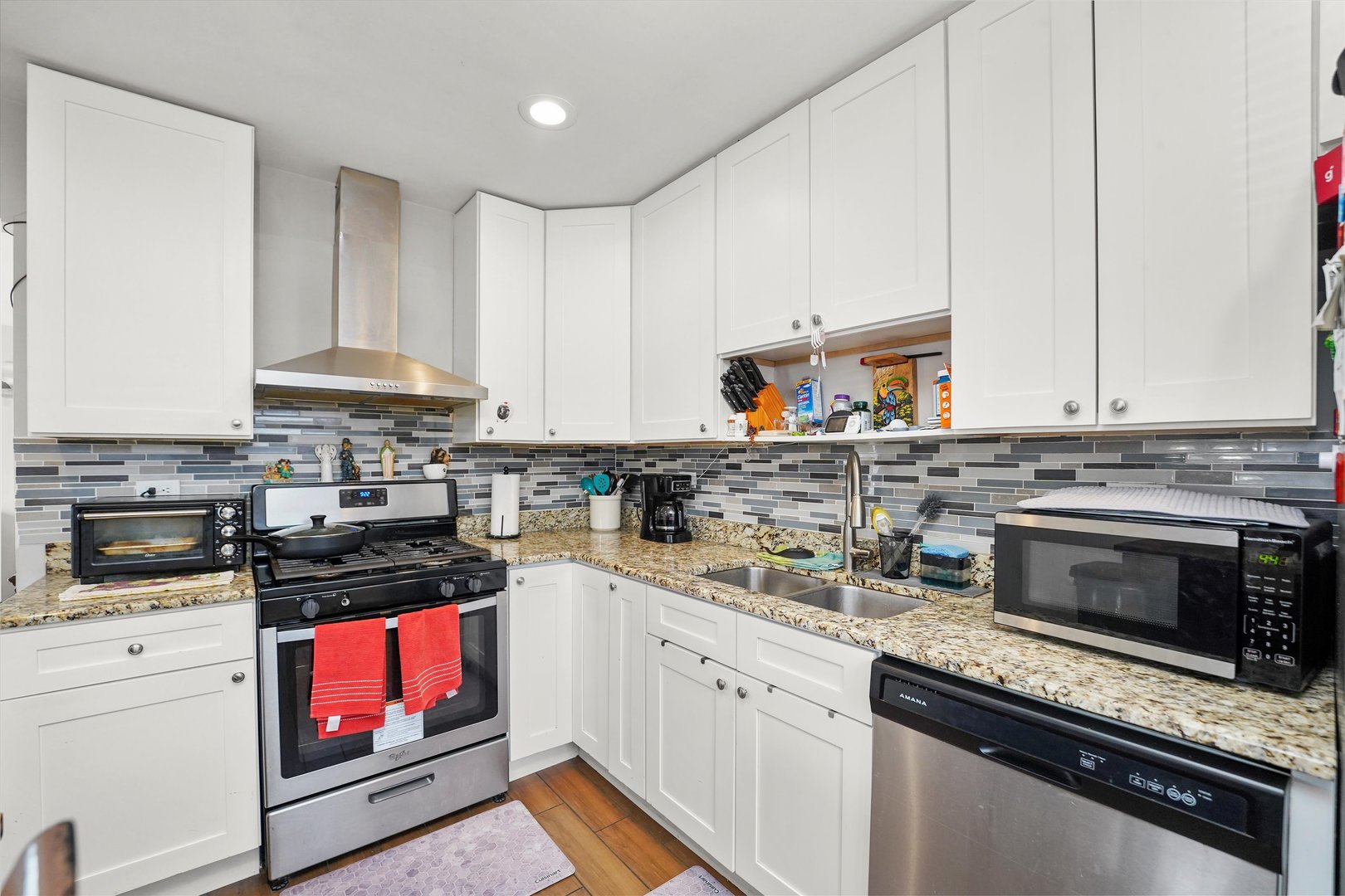 6730 Valley View Road Hanover Park, IL 60133 - Photo 3 of 13 Gallery Image 3