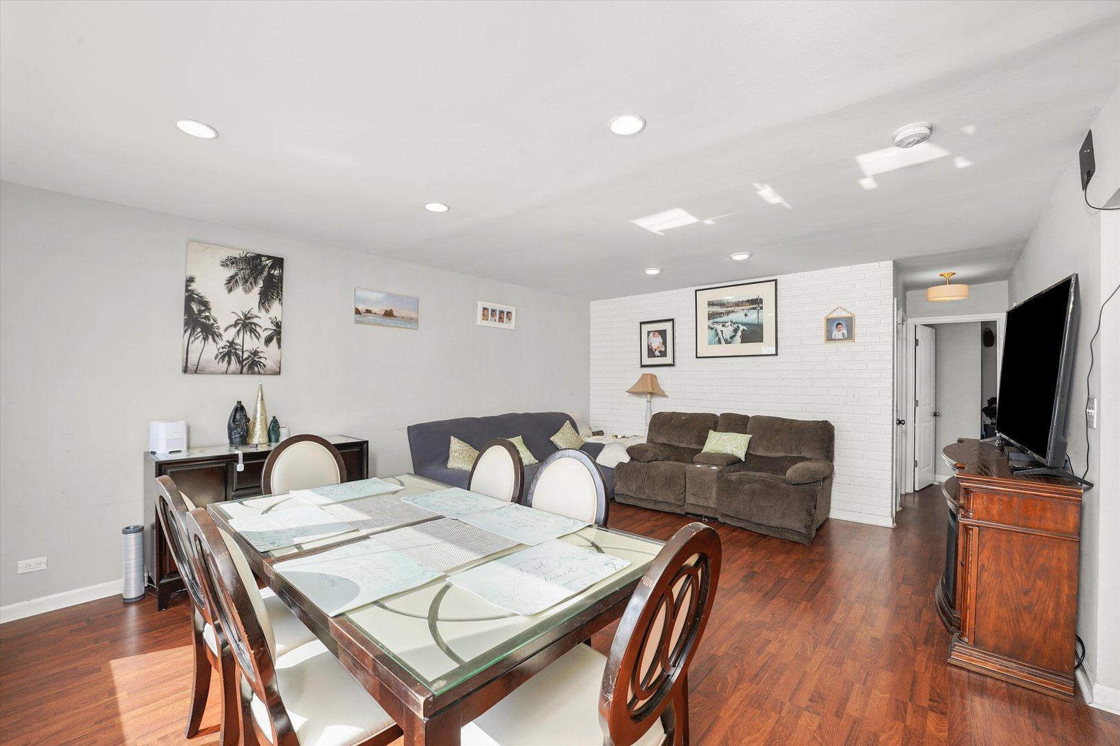 6730 Valley View Road Hanover Park, IL 60133 - Photo 4 of 13 Gallery Image 4