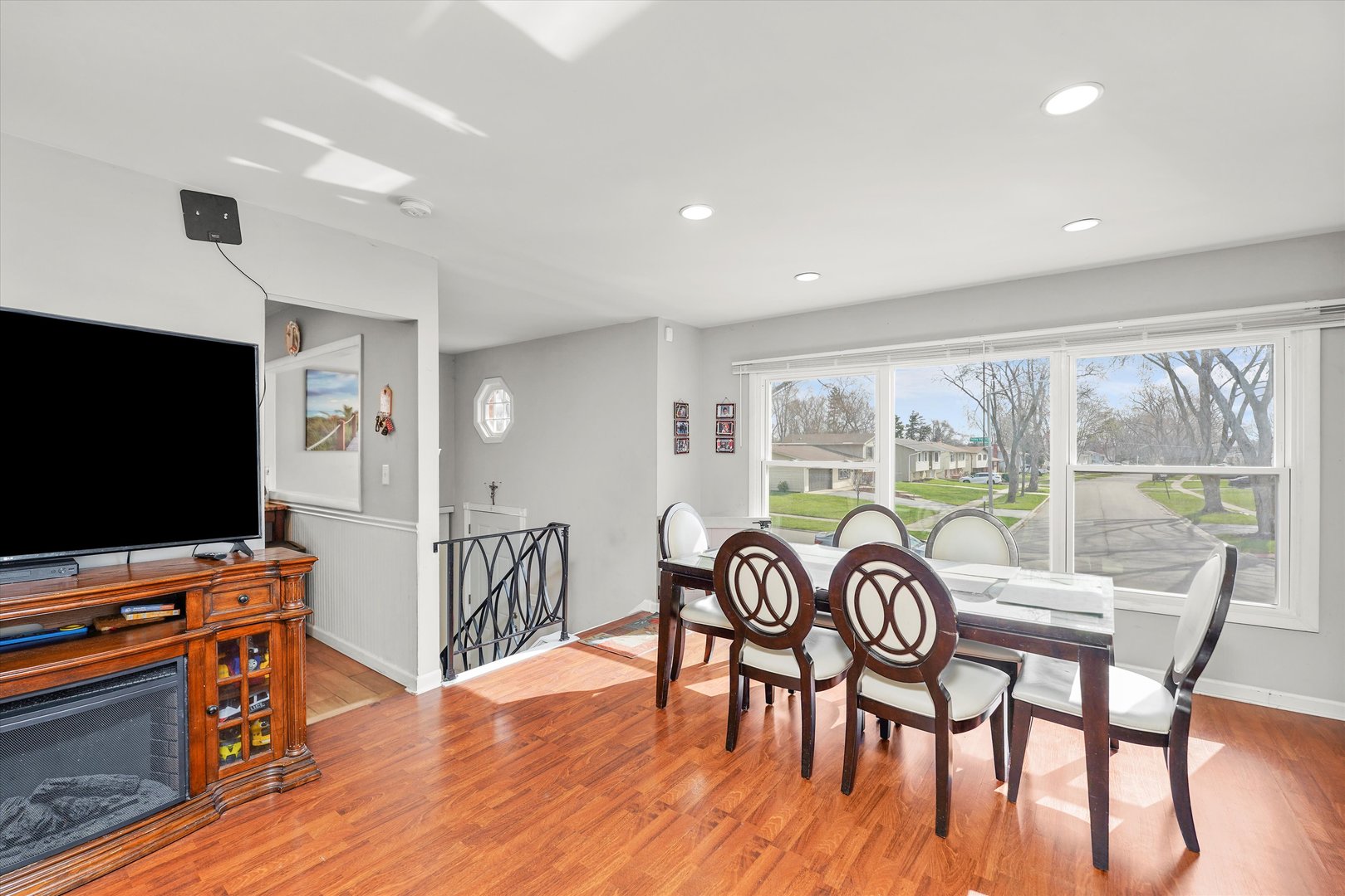 6730 Valley View Road Hanover Park, IL 60133 - Photo 5 of 13 Gallery Image 5