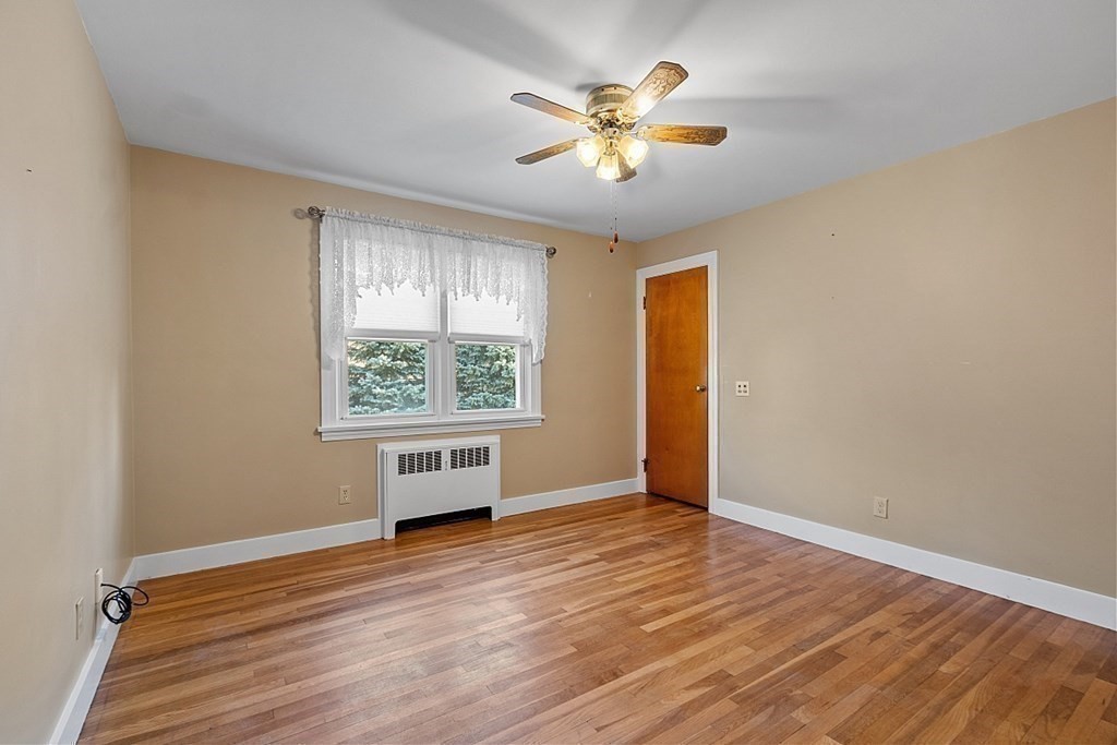 27 Winneconnett Road Worcester, MA 01605 - Photo 5 of 16 Gallery Image 5