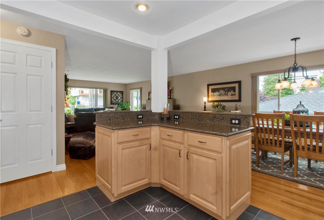 4106 Southwest Austin Street Seattle, WA 98136 - Photo 11 of 33 Gallery Image 11