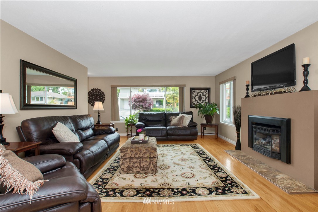 4106 Southwest Austin Street Seattle, WA 98136 - Photo 6 of 33 Gallery Image 6