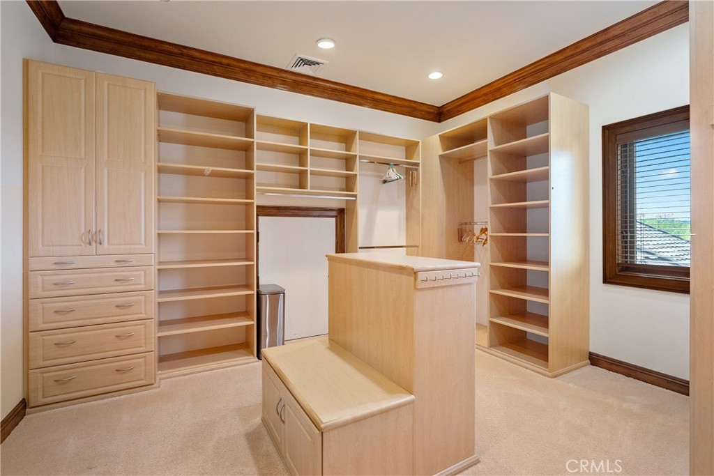 76525 Interlake Road Bradley, CA 93426 - Photo 31 of 75 a view of walk in closet