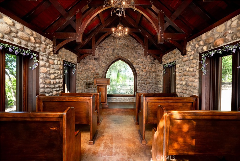 76525 Interlake Road Bradley, CA 93426 - Photo 48 of 75 a view of hall way with furniture