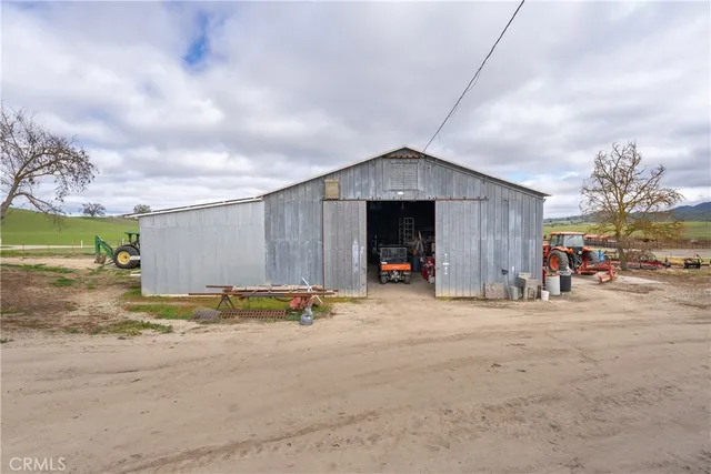 $7,995,000 | 76525 Interlake Road, Bradley, CA 93426