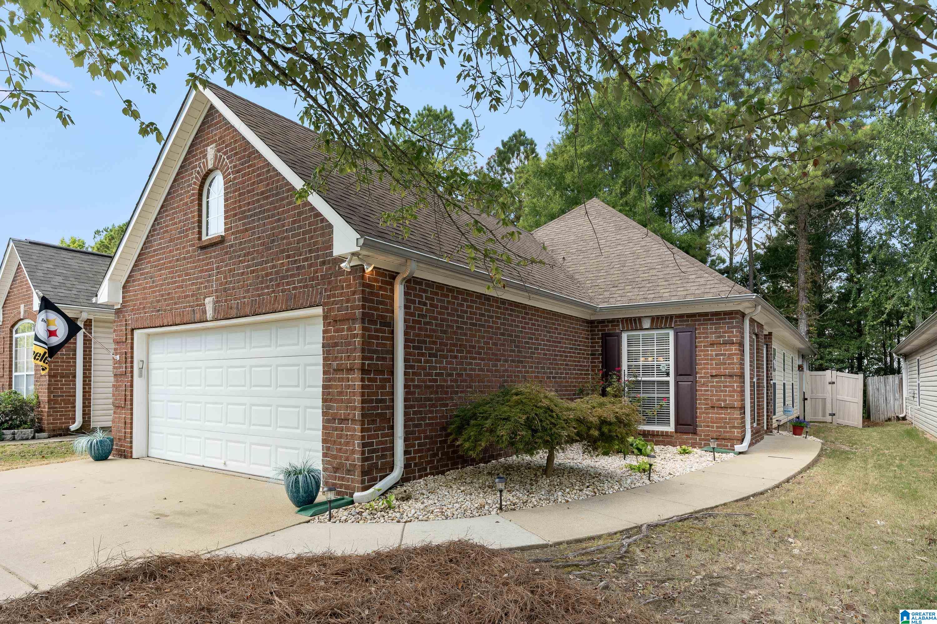 164 Highview Cove Pelham, AL 35124 - Photo 2 of 32