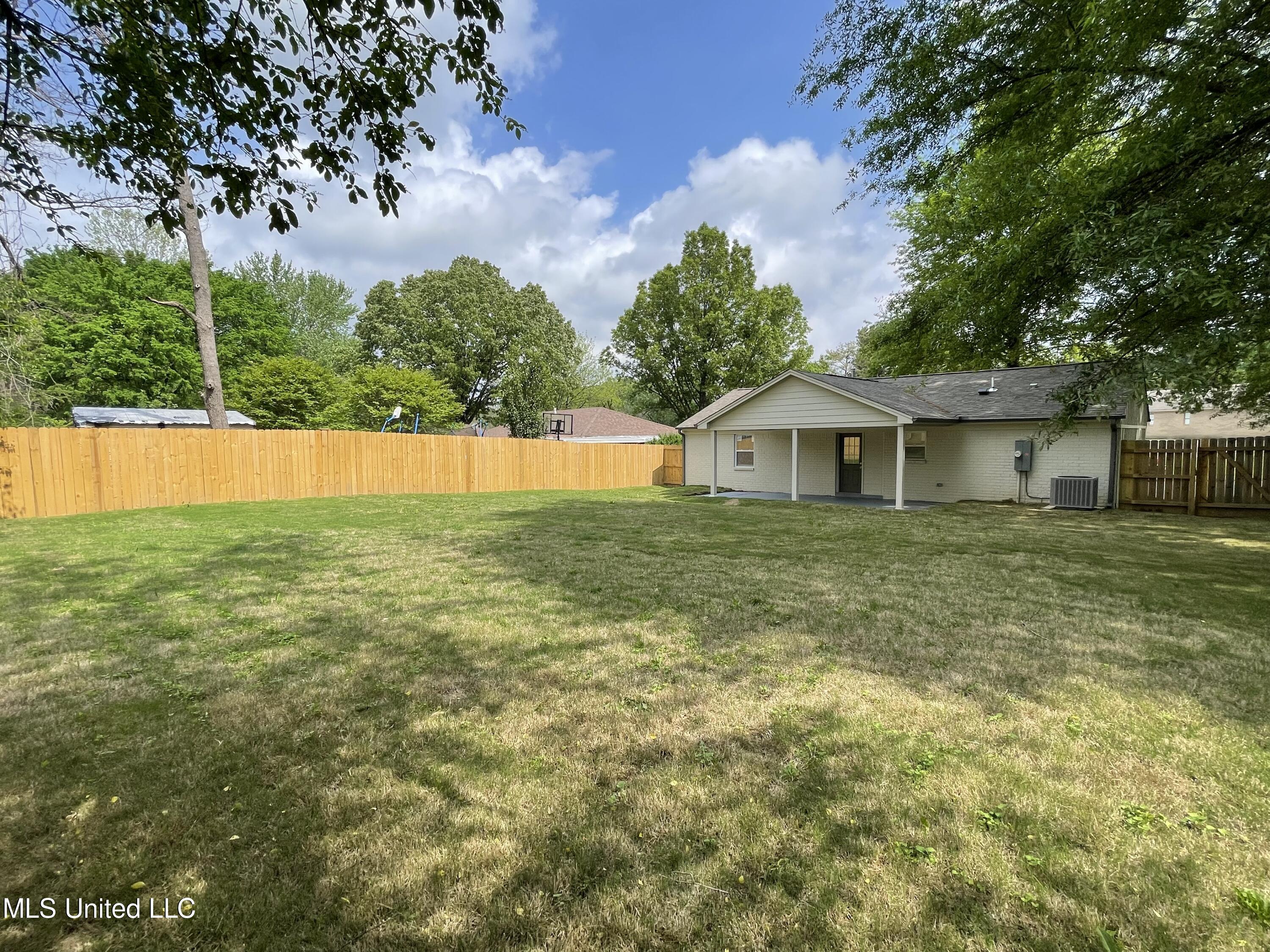 6585 Camelot Road Horn Lake, MS 38637 - Photo 22 of 24 IMG_1125