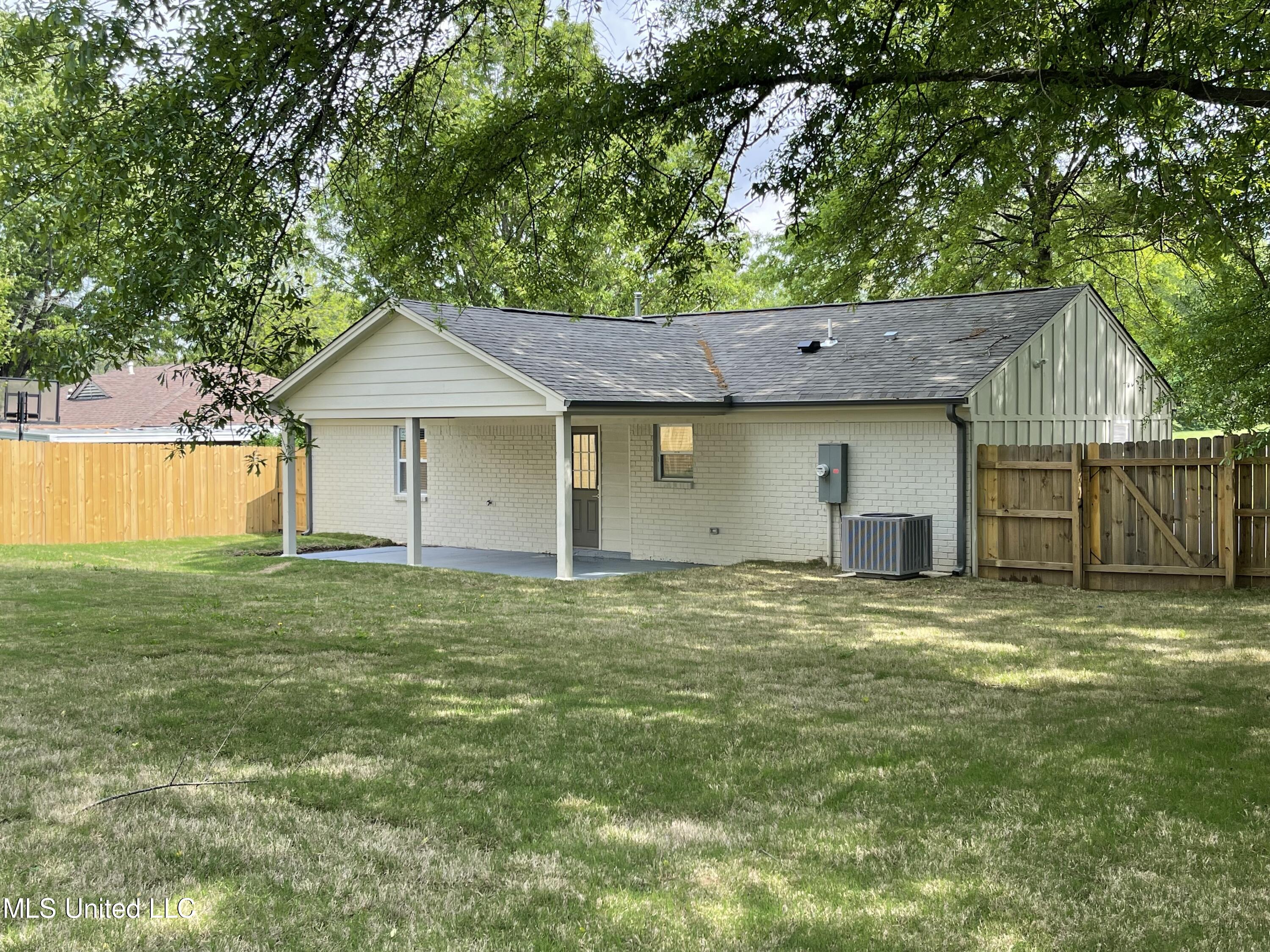 6585 Camelot Road Horn Lake, MS 38637 - Photo 23 of 24 IMG_1127