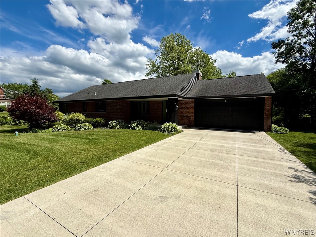 5125 Forest Road Lewiston, NY 14092 - Photo 2 of 32