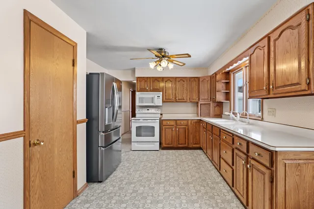 $245,500 | 1414 Hilltop Lane, Plymouth, WI 53073