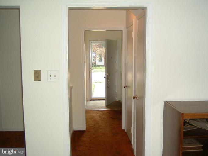 332 Rock Spring Drive Southwest Leesburg, VA 20175 - Photo 9 of 19 Entrance / Foyer