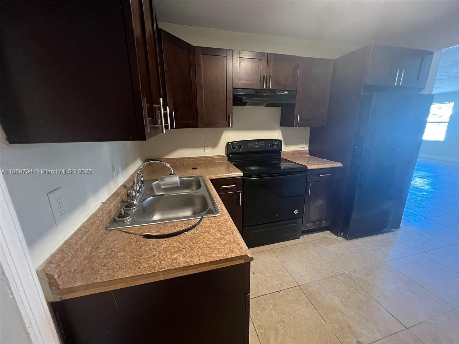 1649 West 28th Street, Unit B Riviera Beach, FL 33404 - Photo 15 of 56 Gallery Image 15